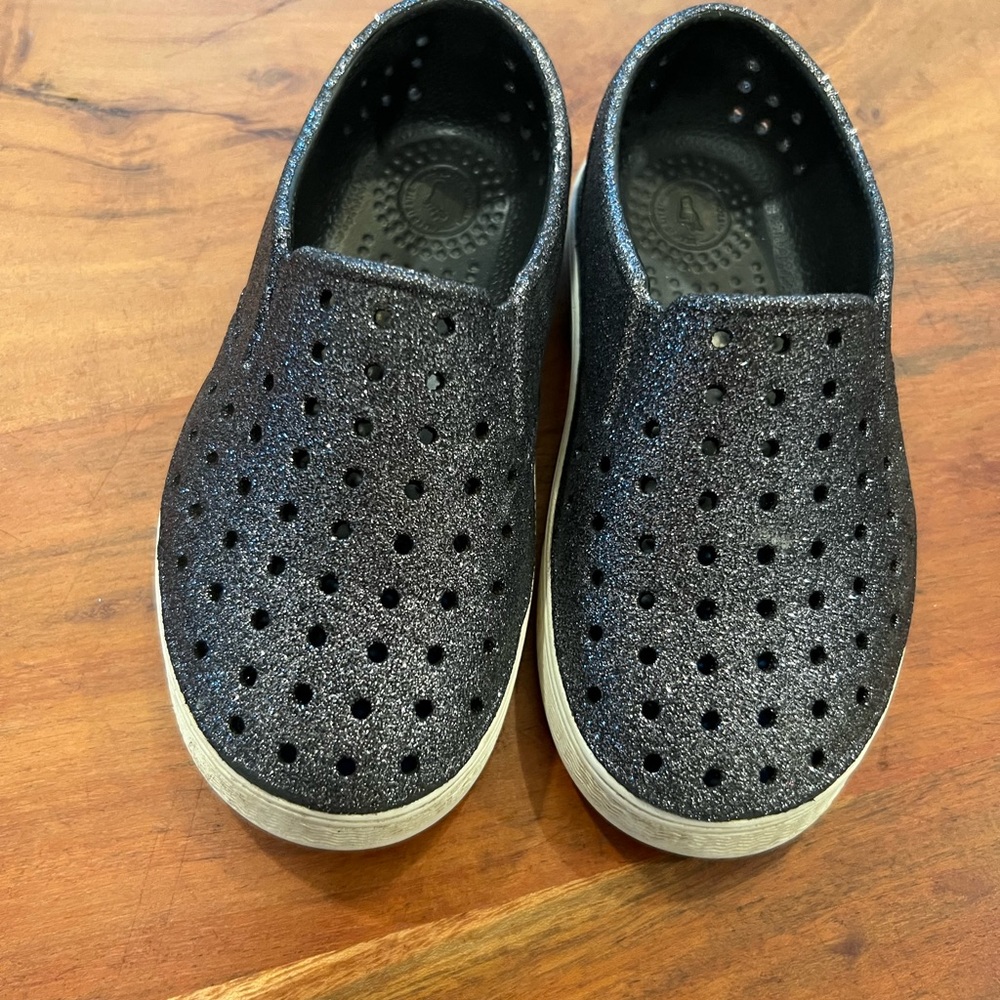 Native kids shoes. Navy blue w sparkles. Worn just a few times.